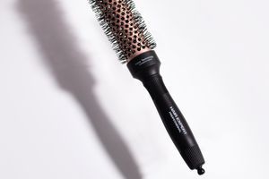 Аксесуари, які майстер недооцінює: затискачі, гребінці, силіконові килимки &mdash; як вони впливають на результат фото